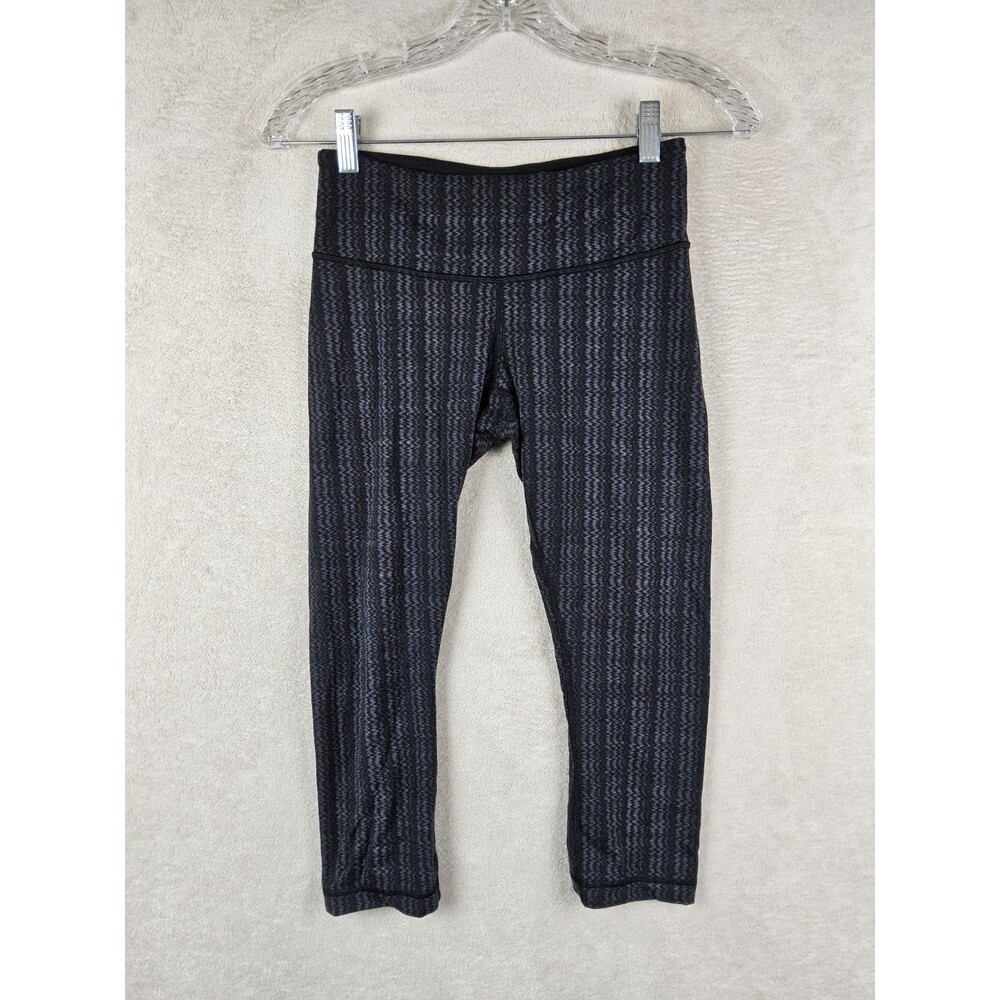 Lululemon Women’s Cropped Athletic Leggings Size 6